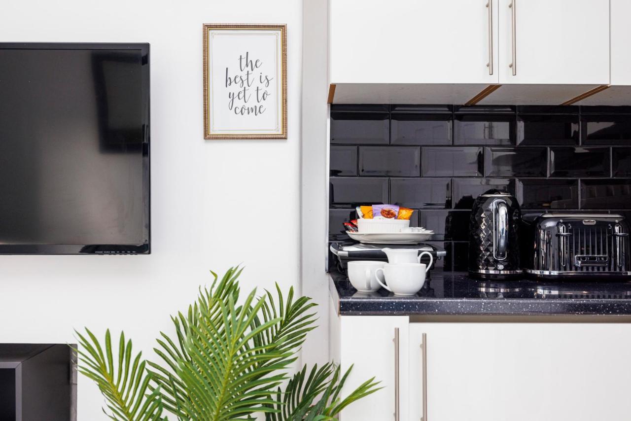 2 Bed Apartment ลอนดอน ภายนอก รูปภาพ