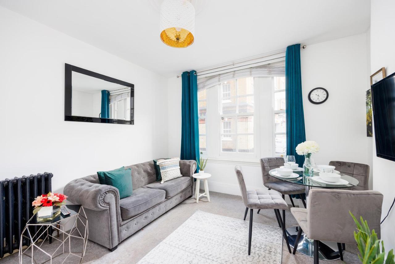 2 Bed Apartment ลอนดอน ภายนอก รูปภาพ